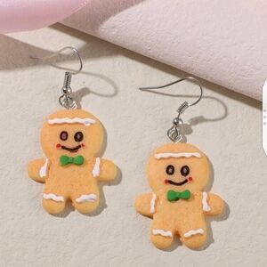 ✨3 FOR $28✨🆕 CUTE GINGERBREAD MAN  HOLIDAY EARRINGS